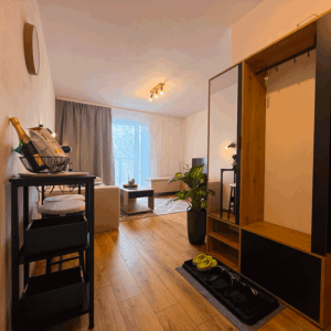 APT-PINEA-01-04
